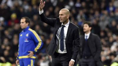 Zidane, durante su debut en el banquillo del Real Madrid. Foto AFP