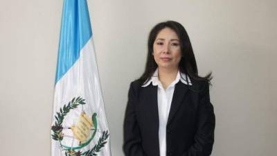 Erika Aifán Dávila, galardonada en 2021 por Estados Unidos por su lucha contra la corrupción y la impunidad, renunció a su cargo y salió al exilio por “presiones y amenazas” contra su labor.