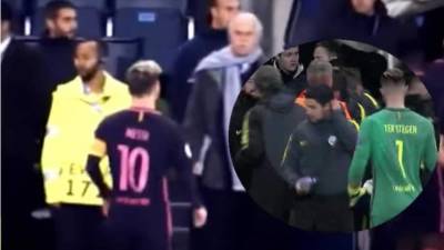 Lionel Messi y Mikel Arteta se encararon al final del partido que Manchester City le ganó al Barcelona en la Champions League.