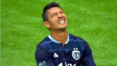 El hondureño Roger Espinoza sufrió una terrible entrada contra el Atlanta United.