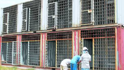 Las estructuras que servirán como base para las celdas ya están en el lugar.