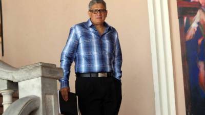 Esdras Amado López fue expulsado de su bancada.