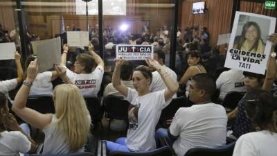 Los familiares de las víctimas celebraron la decisión del juez de mandar al presidio a los empresarios y exfuncionarios.