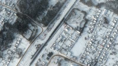 Imágenes satelitales del campamento de las tropas rusas en la frontera ucraniana. EEUU advirtió que Putin desplegará otros 100,000 soldados en los próximos días.