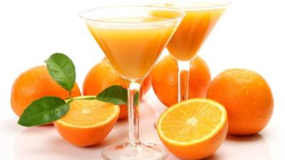 Quienes consumen jugo de naranja o toronja tienen más riesgo de desarrollar melanoma.