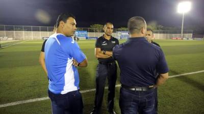 Los árbitros del partido UPN-Olimpia se negaban a pitar el partido por falta de seguridad en el estadio de Choluteca. Foto David Romero