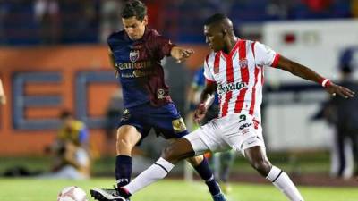 El hondureño Brayan Beckeles jugó todo el partido contra el Atlante.