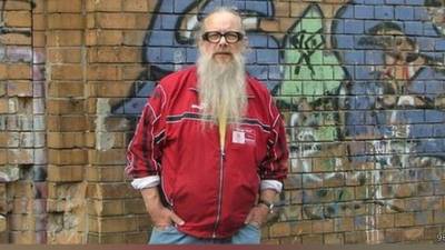 Se dice que Zapf vivía con un sueldo mensual de unos US$400.