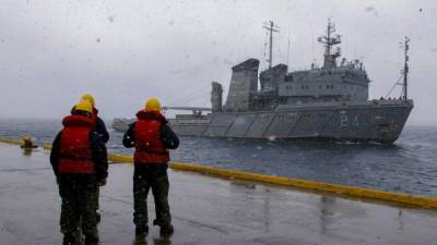 El buque argentino Islas Malvinas participa en la búsqueda del submarino desaparecido. AFP.
