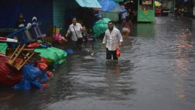 Las partes bajas de La Ceiba volvieron a inundarse ayer en la tarde.