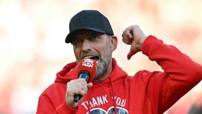 Klopp se despidió del banquillo del Liverpool.