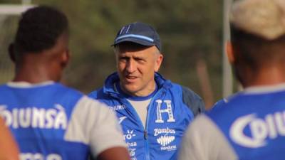 Fabián Coito, entrenador de la selección de Honduras. Foto Fenafuth.