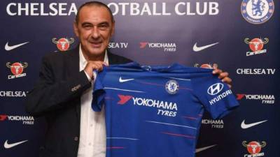 El italiano Maurizio Sarri en su presentación como nuevo DT del Chelsea. FOTO AS.
