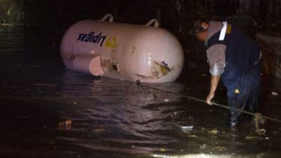 El oleaje creció y entró a Concon, a unos 110 kilómetros al noroeste de Santiago. La alerta de tsunami se emitió tras el terremoto.