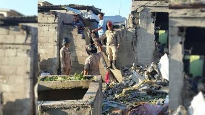 Elementos del Cuerpo de Bomberos se encuentran haciendo las inspecciones respectivas.