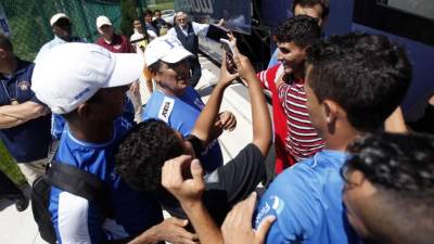 Jorge Luis Pinto escuchó las exigencias que le hizo la afición de Honduras. Foto Juan Salgado/Enviado Especial