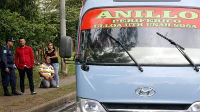 El llanto de familiares y compañeros de Antony Cruz conmovió a los presentes en la escena del crimen.