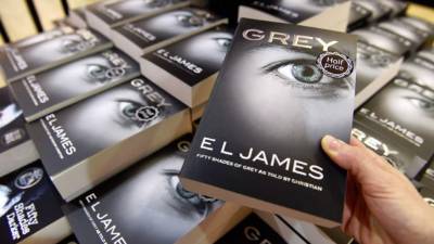 El libro 'Grey' cuesta 650 lempiras en la librería.