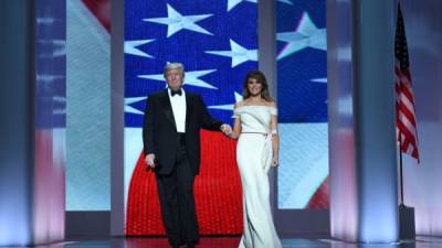 El nuevo presidente de Estados Unidos, Donald Trump, y la primera dama, Melania, eligieron la mítica canción 'My Way', de Frank Sinatra, para su primer baile como nuevos inquilinos de la Casa Blanca.