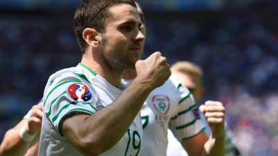 En esta imagen difundida por Netflix, de izquierda a derecha, Robert De Niro, Al Pacino y Ray Romano en una escena de 'The Irishman'. (Netflix vÃ­a AP)