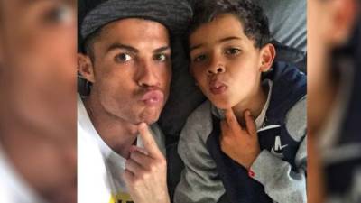 Cristiano Ronaldo y su hijo siempre se muestran activos en las redes sociales.
