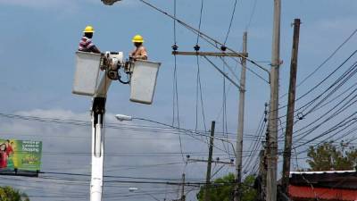 Cuadrillas de la Enee trabajarán en manteminiento de líneas en Choloma y San Pedro Sula.