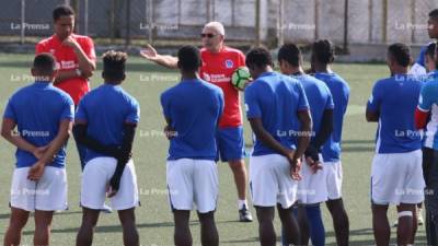 Manuel Keosseián y el Olimpia esperan rival para las semifinales.