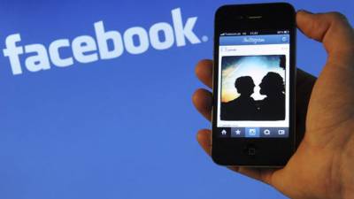 Facebook informó hoy de forma discreta del fin de su servicio de correos electrónicos para usuarios @facebook.com, una apuesta que lanzó en 2010 como su 'sistema moderno de mensajes' y que 4 años después ha terminado siendo un fracaso.