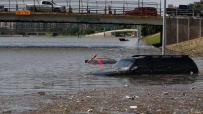 Varias de las víctimas murieron cuando sus autos fueron arrastrados por las repentinas inundaciones.