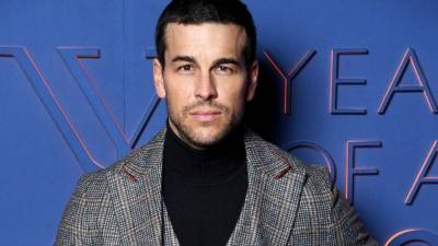 Mario Casas Sierra (de 33 años) es un actor español que saltó a la fama en 2010 con la cinta romántica 'Tres metros sobre el cielo'.