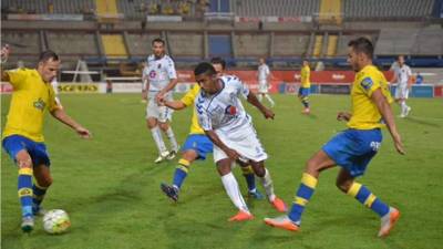 Lozano no pudo realizar nada en la ofensiva del Tenerife. Foto Archivo.