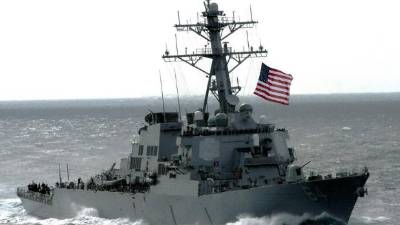El USS Carney fue atacado junto a varios buques comerciales en el Mar Rojo.