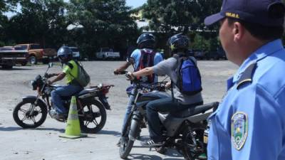 Tránsito ha reforzado las pruebas prácticas a los motociclistas. Foto: Amílcar Izaguirre.
