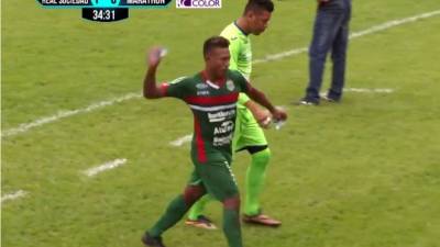 Joshua Vargas estrelló bolsas con agua en el banco de suplentes enfadado por salir de cambio ante Real Sociedad.