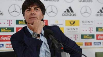 El seleccionador alemán, Joachim Löw, comenzó con la limpieza en la selección de Alemania. FOTO AFP.