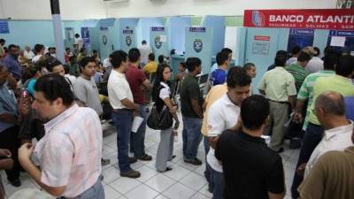 Imagen de las oficinas de Tránsito ubicadas en San Pedro Sula. José Cantarero.