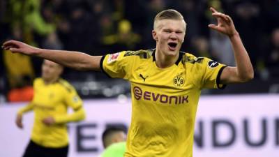 Erling Haaland marcó dos goles y ya suma siete en tres partidos con el Borussia Dortmund. Foto AFP