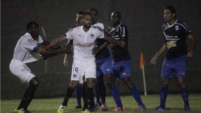 Fue un encuentro donde se notó que ambos conjuntos están faltos de ritmo de juego.