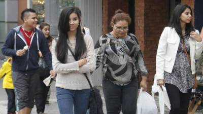 Se sugiere a la población, especialmente del interior del país evitar cruzar quebradas, ríos, vados ya que pueden ser arrastrados por las crecidas; particular cuidado debe tenerse con los niños y niñas