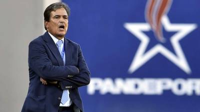 Jorge Luis Pinto durante el partido de Honduras ante El Salvador. Foto AFP