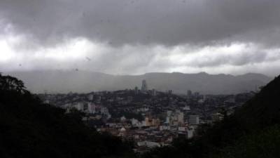 Tegucigalpa experimentará cielos nublados con lloviznas aisladas leves.
