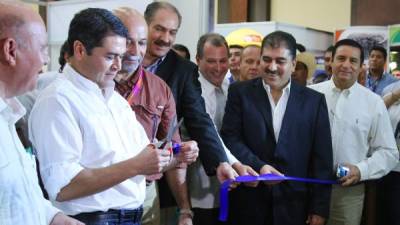El presidente Juan Orlando Hernández abrió la exposición. Fotos: Franklyn Muñoz