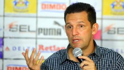 Javier Delgado, durante la conferencia de prensa tras el partido contra el Vida.