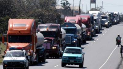 Hasta toma de carreteras harán los transportistas de carga.