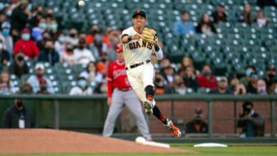 Mauricio Dubón ha aportado 5 jonrones a la gran temporada que están realizando los Gigantes.