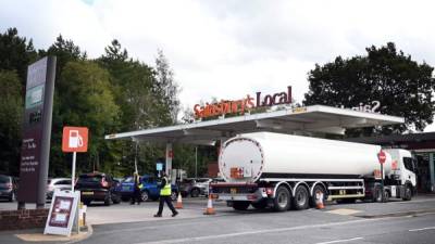 Militares fueron desplegados para conducir los camiones de combustible en el Reino Unido./AFP.