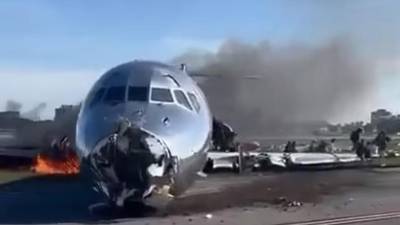 Investigadores se dirigen a Miami este miércoles después de que un avión se incendiara en la víspera a su llegada al aeropuerto de la ciudad estadounidense por un problema con un tren de aterrizaje, informaron las autoridades.