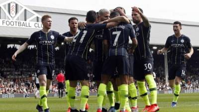 Los jugadores del Manchester City celebrando un gol contra el Fulham. Foto AFP