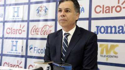 José Ernesto Mejía compareció en conferencia de prensa. Foto Juan Salgado