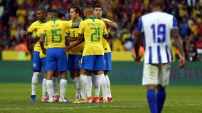 La Selección de Brasil le endosó una dura goleada a Honduras en Porto Alegre. Foto EFE